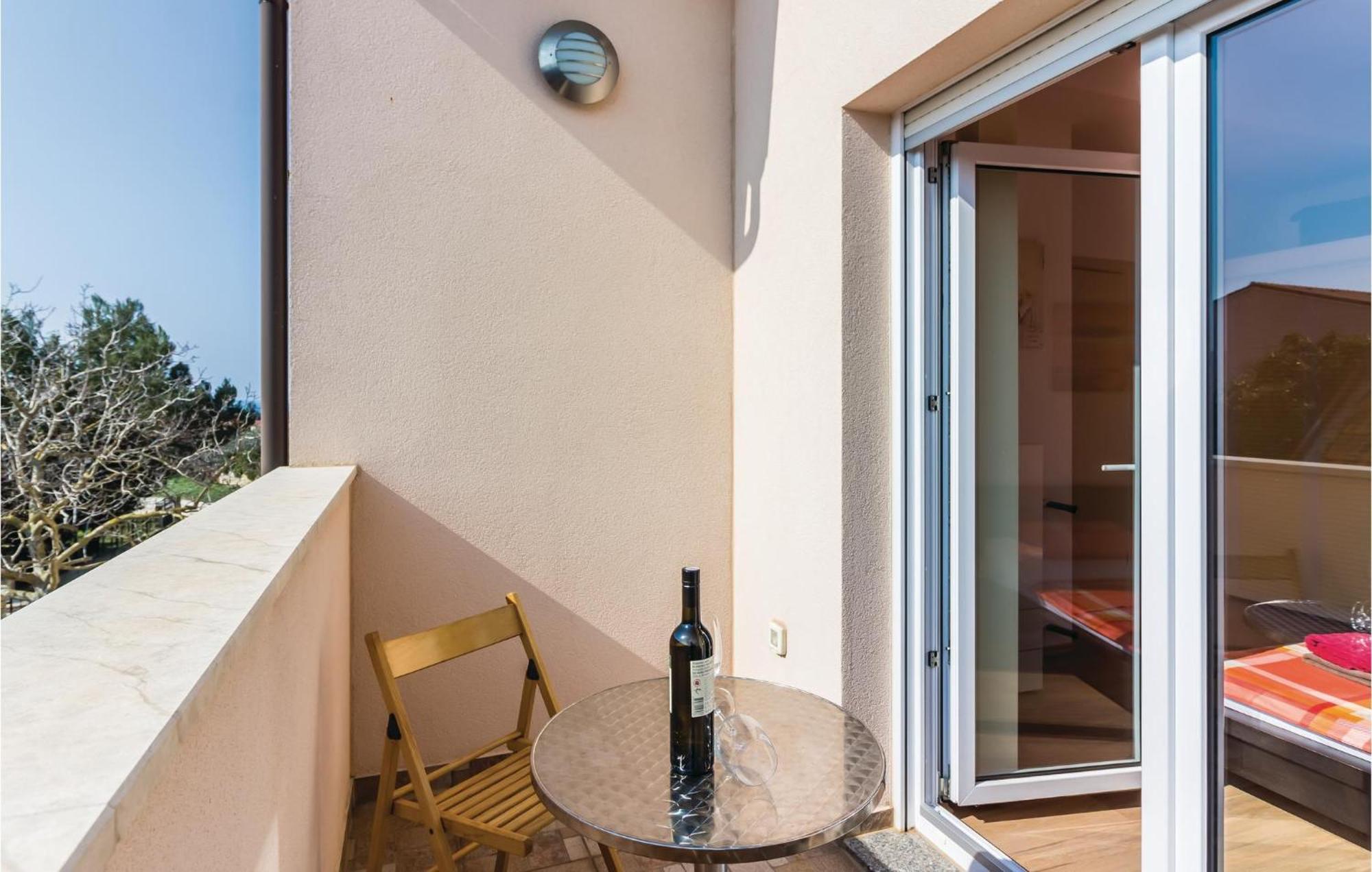Stunning Apartment In Fazana With House Sea View Экстерьер фото